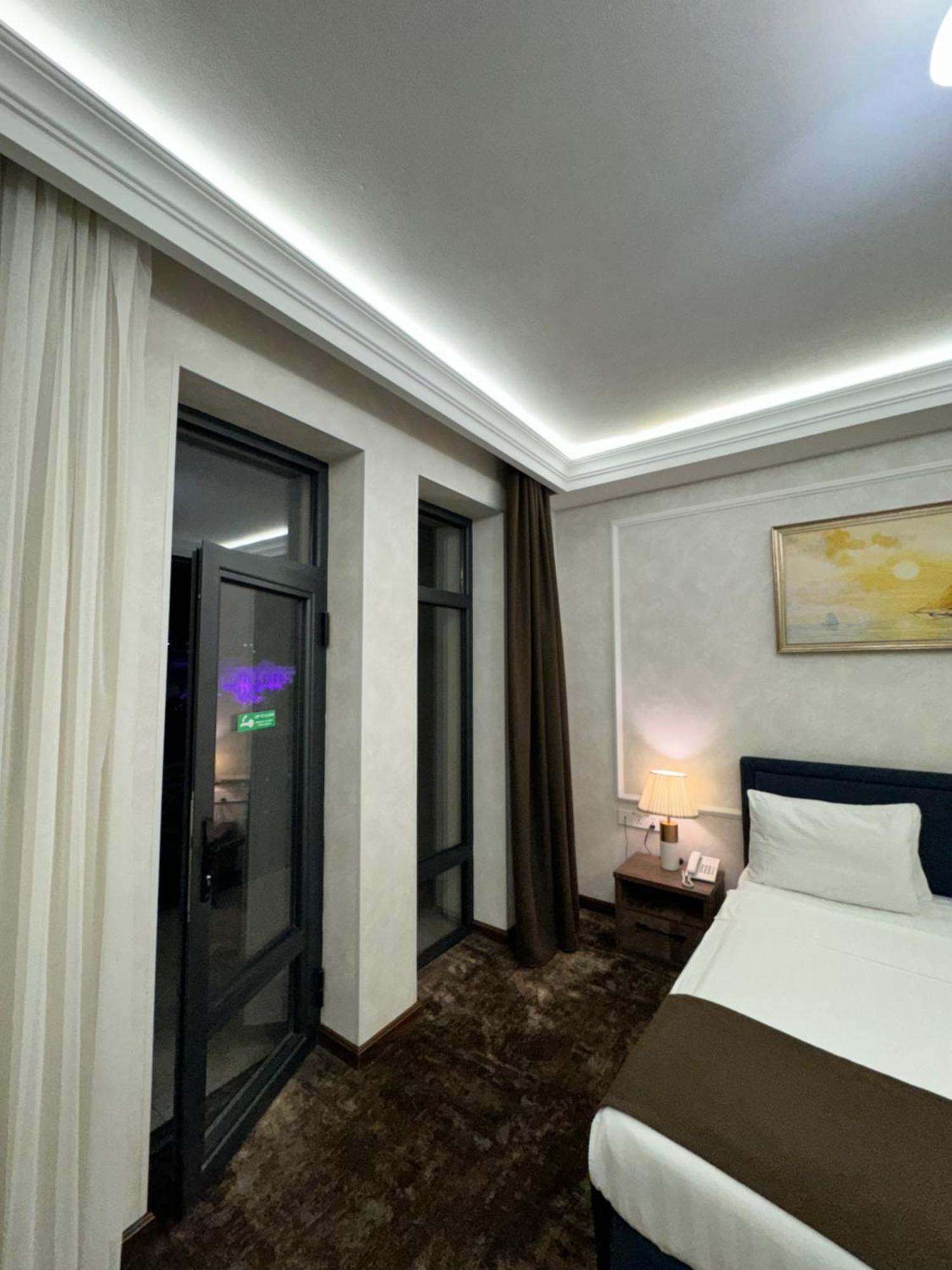 Garnet Hotel ทาชเคนต์ ภายนอก รูปภาพ